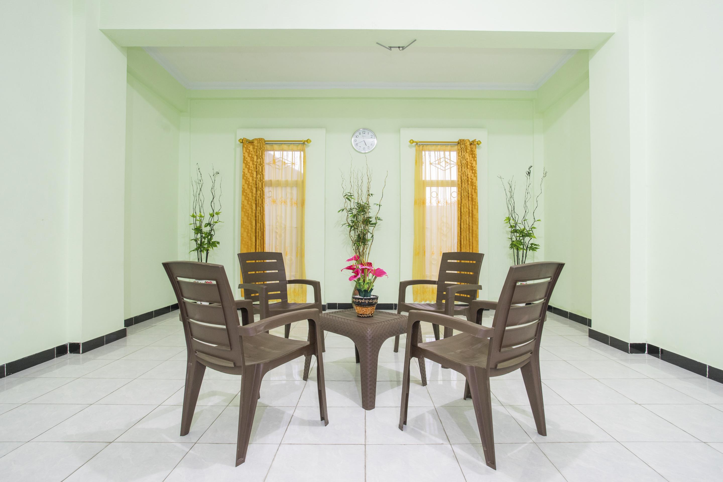 Reddoorz Syariah Near Alun Alun Wonosari Hotel Exterior photo