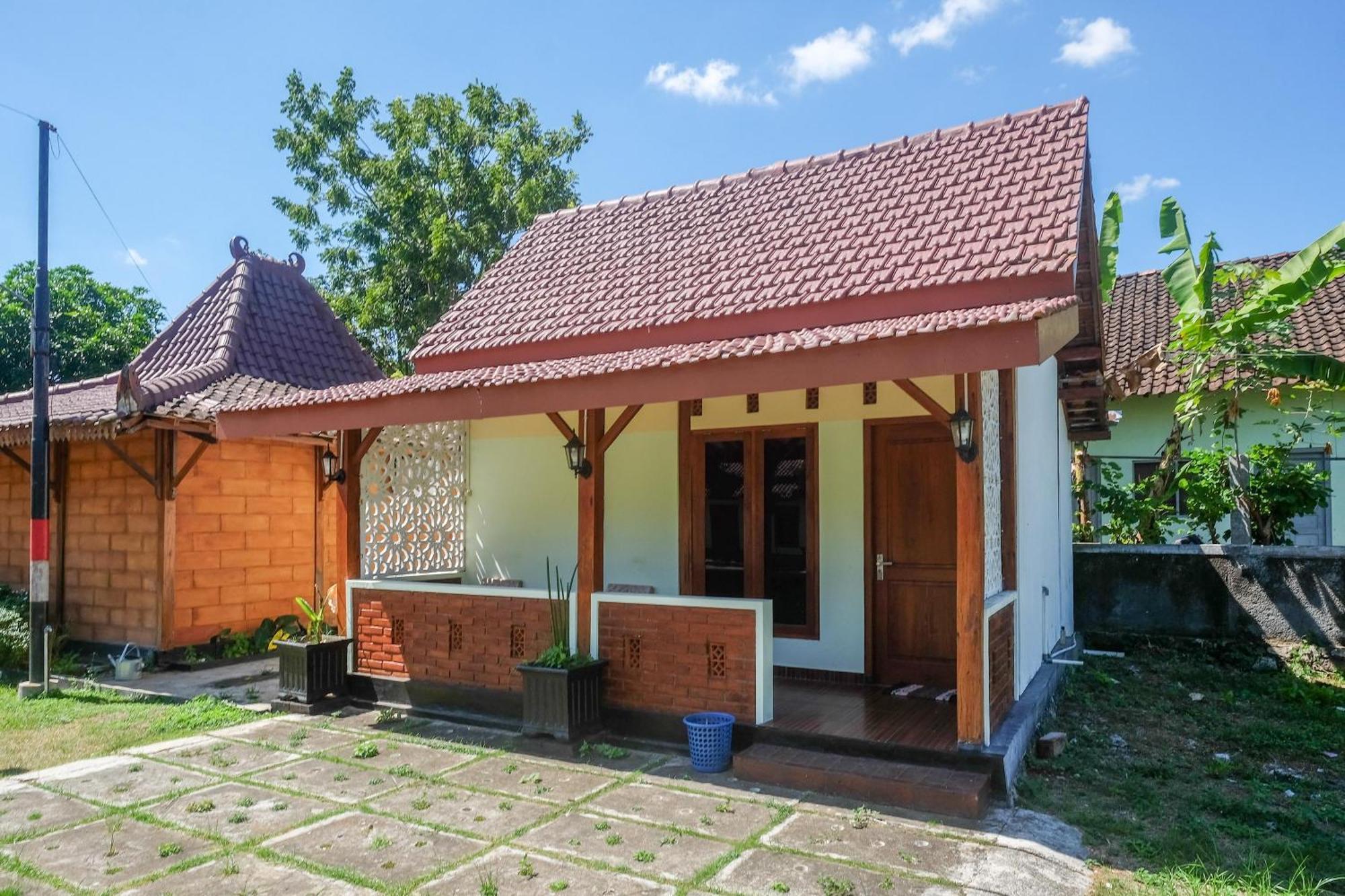 Reddoorz Syariah Near Alun Alun Wonosari Hotel Exterior photo