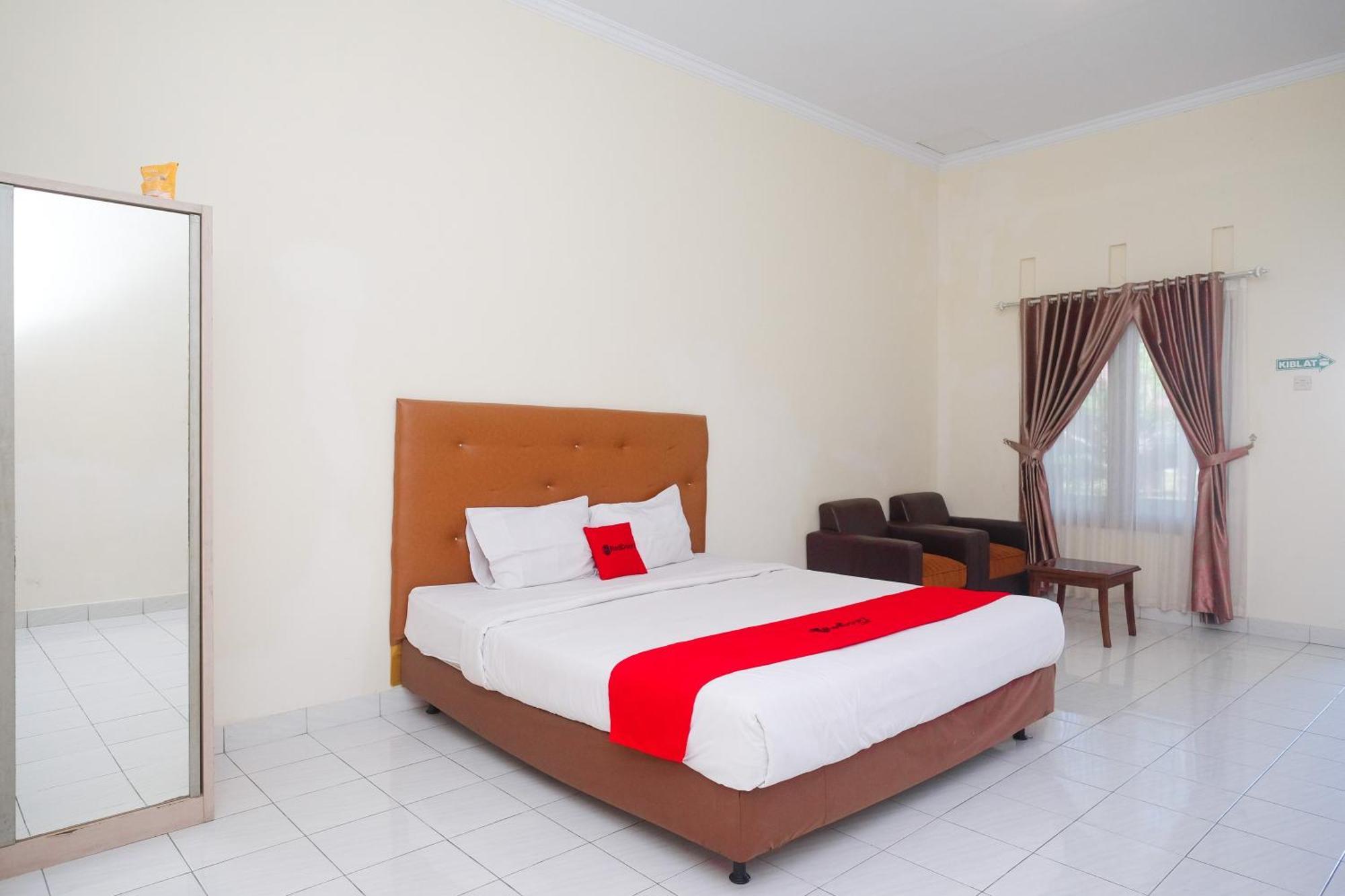 Reddoorz Syariah Near Alun Alun Wonosari Hotel Exterior photo