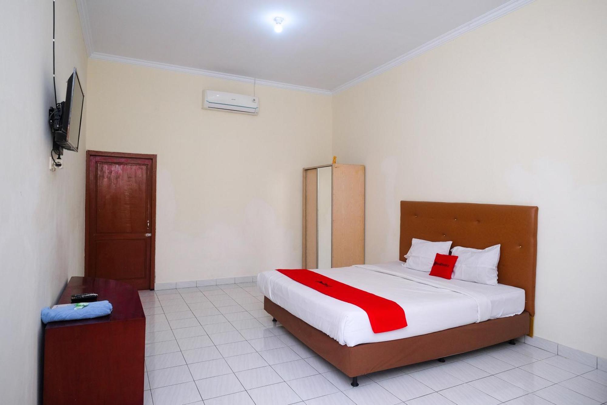 Reddoorz Syariah Near Alun Alun Wonosari Hotel Exterior photo